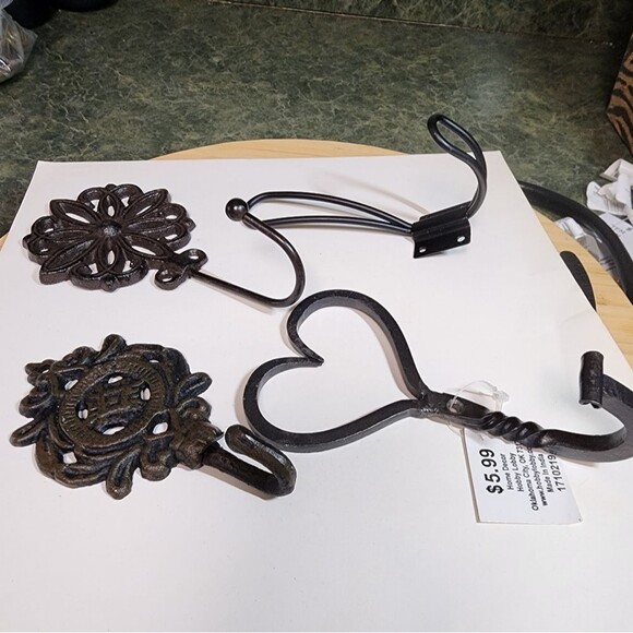 WALL HOOKS 4 in a bundle - Picture 3 of 10